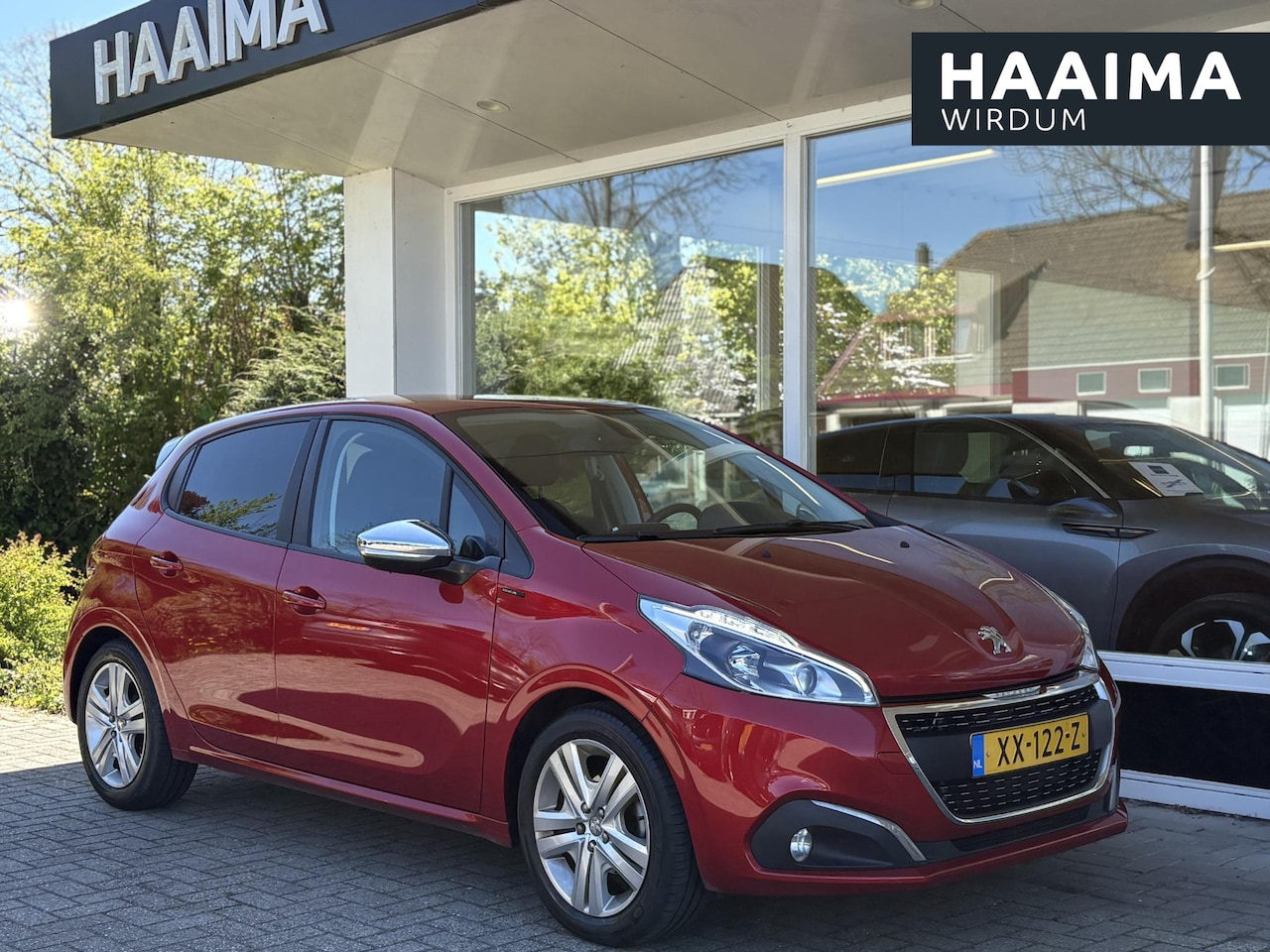 Peugeot 208 - 1.2I 82pk Signature | Trekhaak | Navigatie | Cruise Control | Parkeersensoren | Apple Carp - AutoWereld.nl