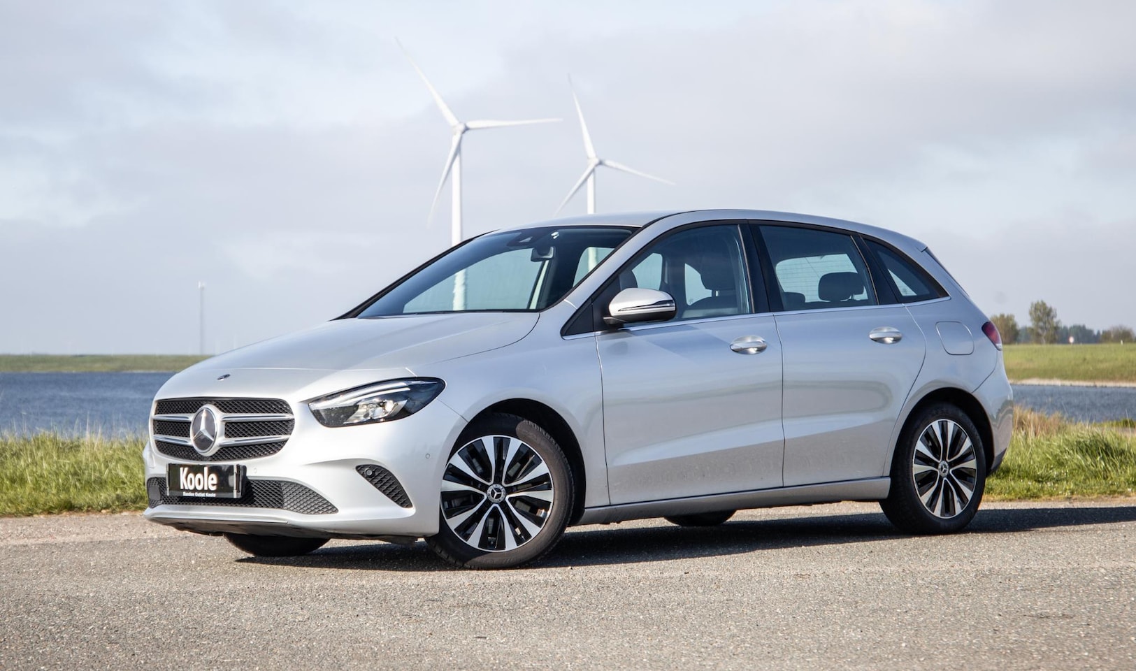 Mercedes-Benz B-klasse - 250 e Premium Plus DEALER ONDERHOUDEN / STOELVERWARMING / CARPLAY / CAMERA - AutoWereld.nl