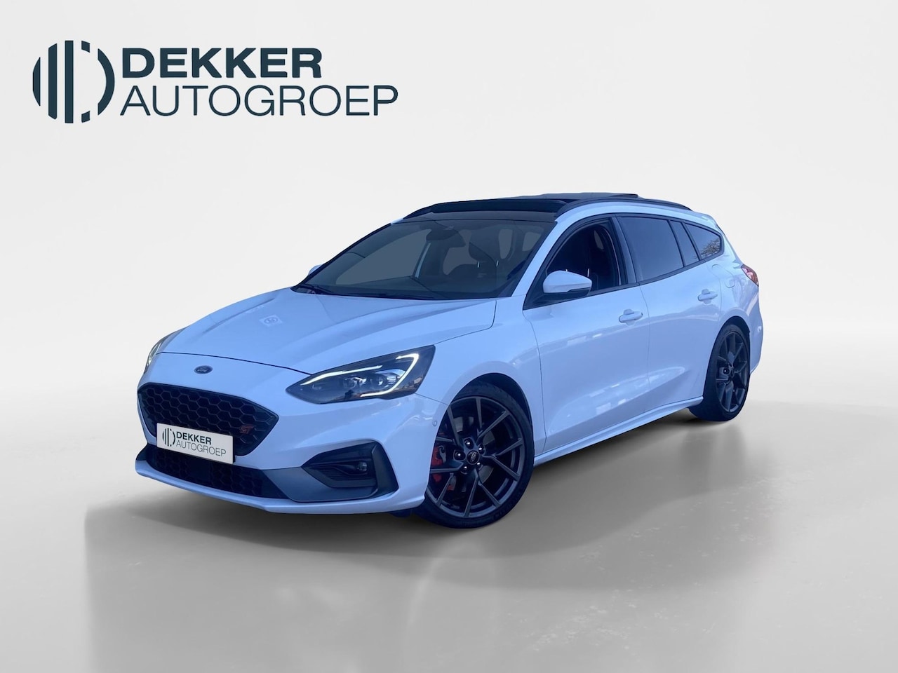 Ford Focus - 2.3 EcoBoost ST-3 Performance 280 pk Performance Pack - Recaro Sportstoelen - Panoramadak - AutoWereld.nl