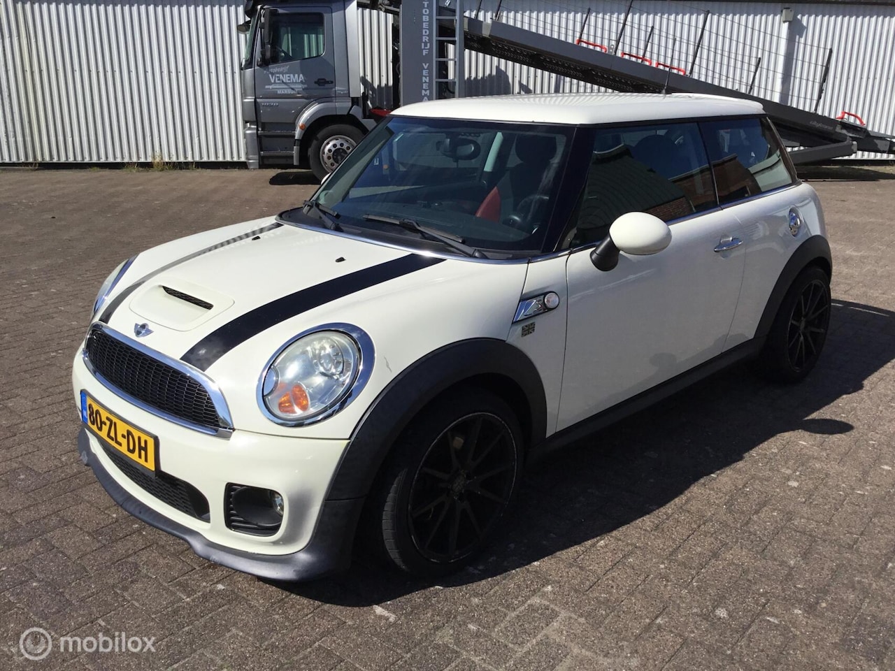 MINI Cooper S - Mini 1.6 loopt goed koppeling hoog! - AutoWereld.nl