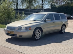 Volvo V70 - 2.4 D5 AUTOMAAT LEDER XENON MEMORY