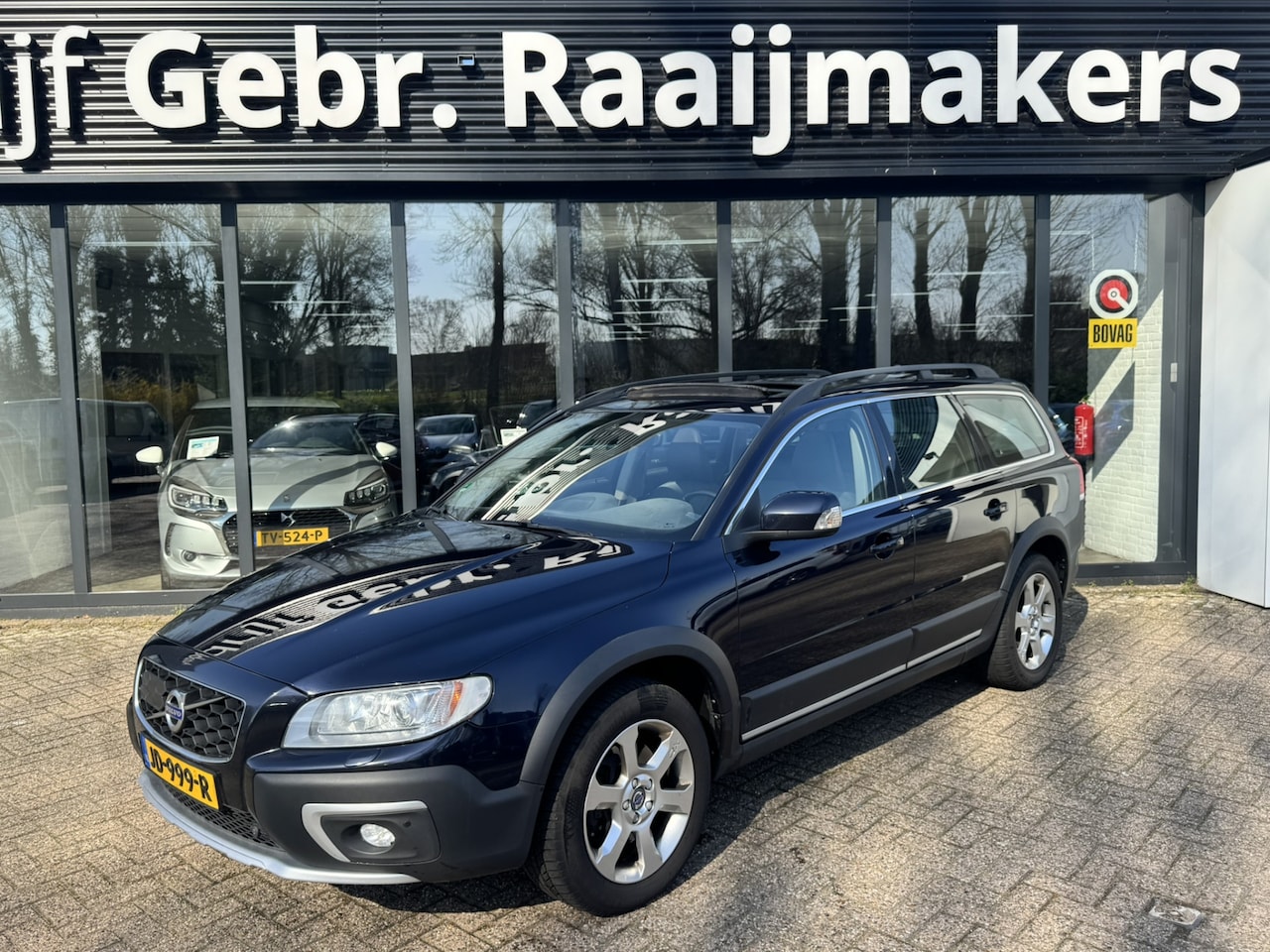 Volvo XC70 - 2.4 D5 Inscription Edition*Panoramadak*Navigatie* - AutoWereld.nl
