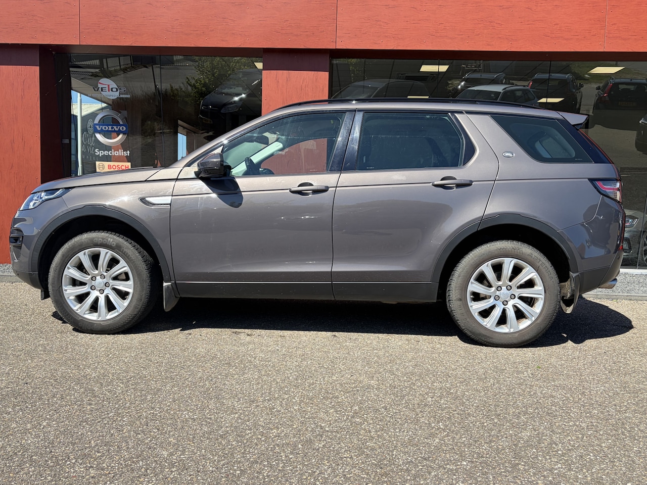 Land Rover Discovery Sport - 2.0 TD4 HSE 2.0 TD4 HSE - AutoWereld.nl