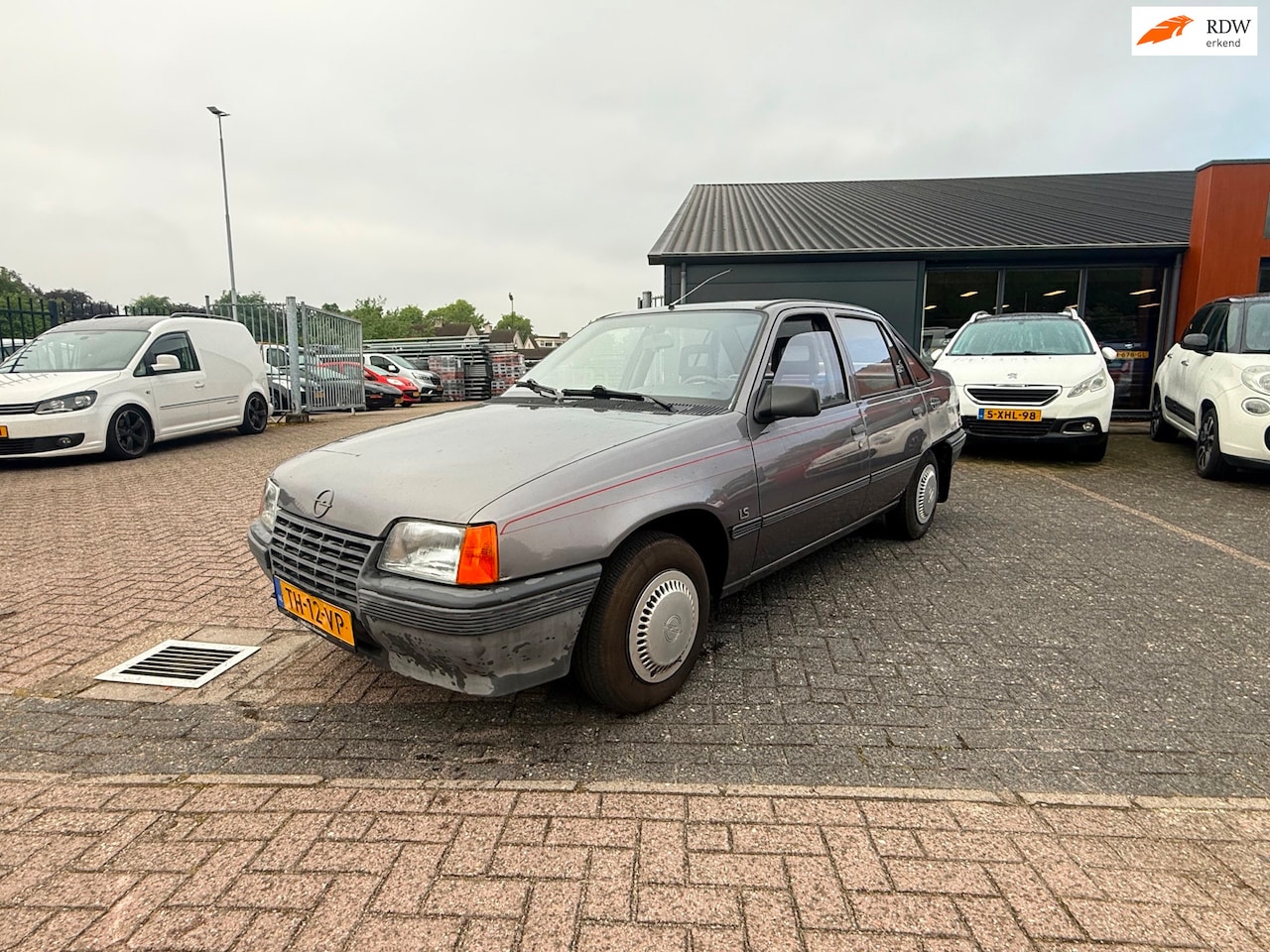 Opel Kadett - 1.8S LS Automaat Apk 4-2027*Start en rijdt goed!!! - AutoWereld.nl