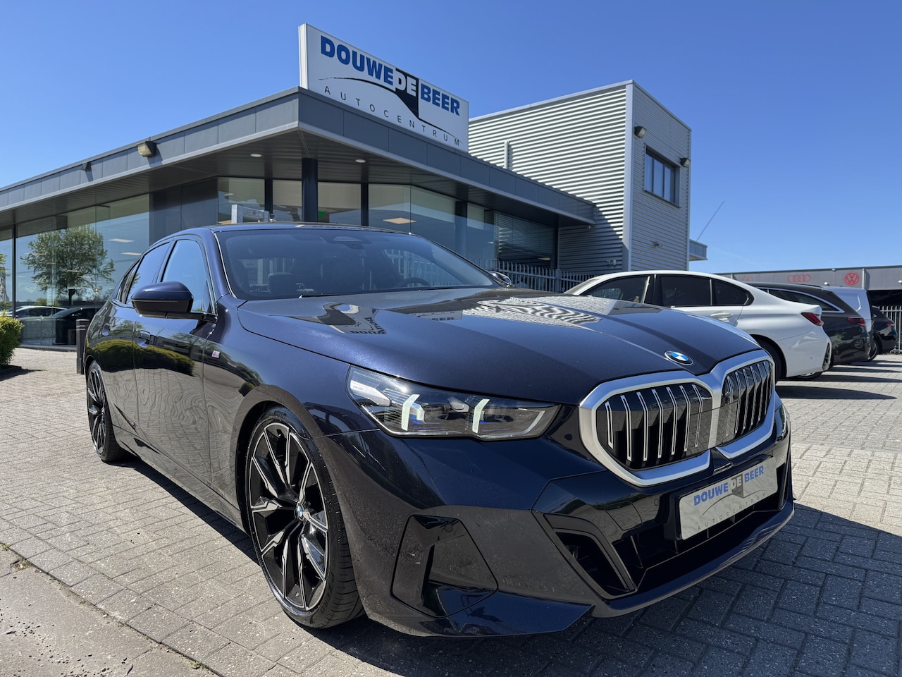 BMW 5-serie - 520i M Sport NEW MODEL ! super dikke uitvoering, leer, HEAD UP, stoelverwaimg en koeling, - AutoWereld.nl