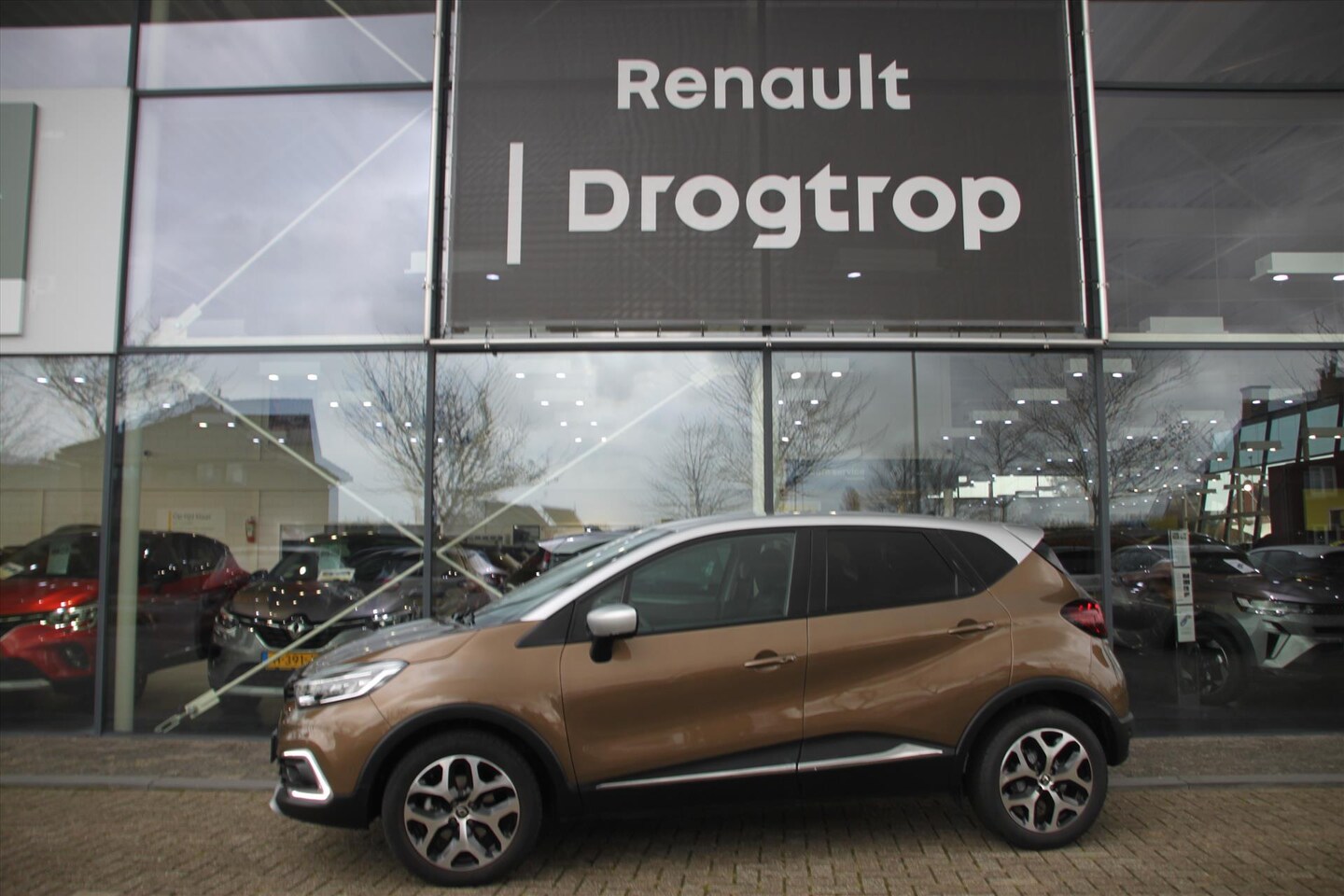 Renault Captur - 120PK!!-INTENS-29DKM!!-NAVI-CLIMA-CAMERA-BLIND SPOT- - AutoWereld.nl