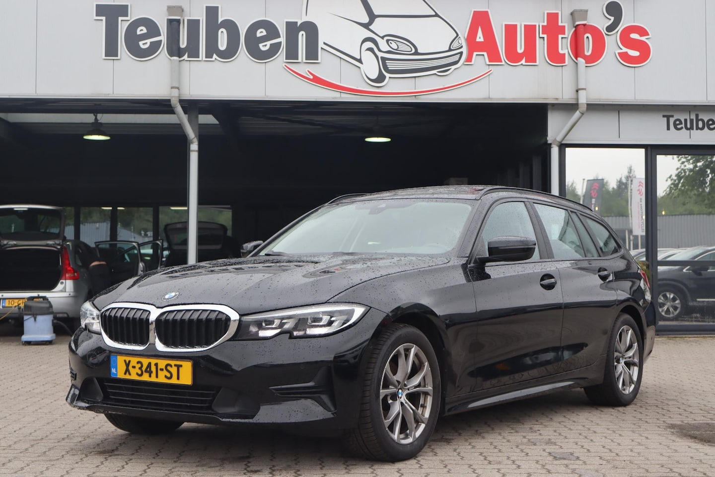 BMW 3-serie Touring - 320d | Panoramadak | Elek trekhaak | Stoelverwarming | Cruise control - AutoWereld.nl