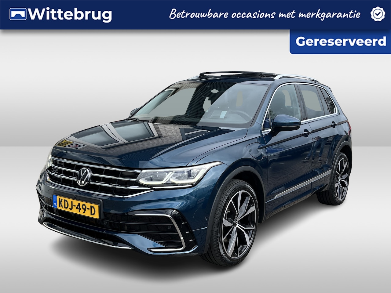 Volkswagen Tiguan - 1.4 TSI eHybrid R-Line / AUTOMAAT/ PANO/ 245 PK/ TREKHAAK/ DCC/ ELEK.KLEP/ PARK.SENSOR.V+A - AutoWereld.nl