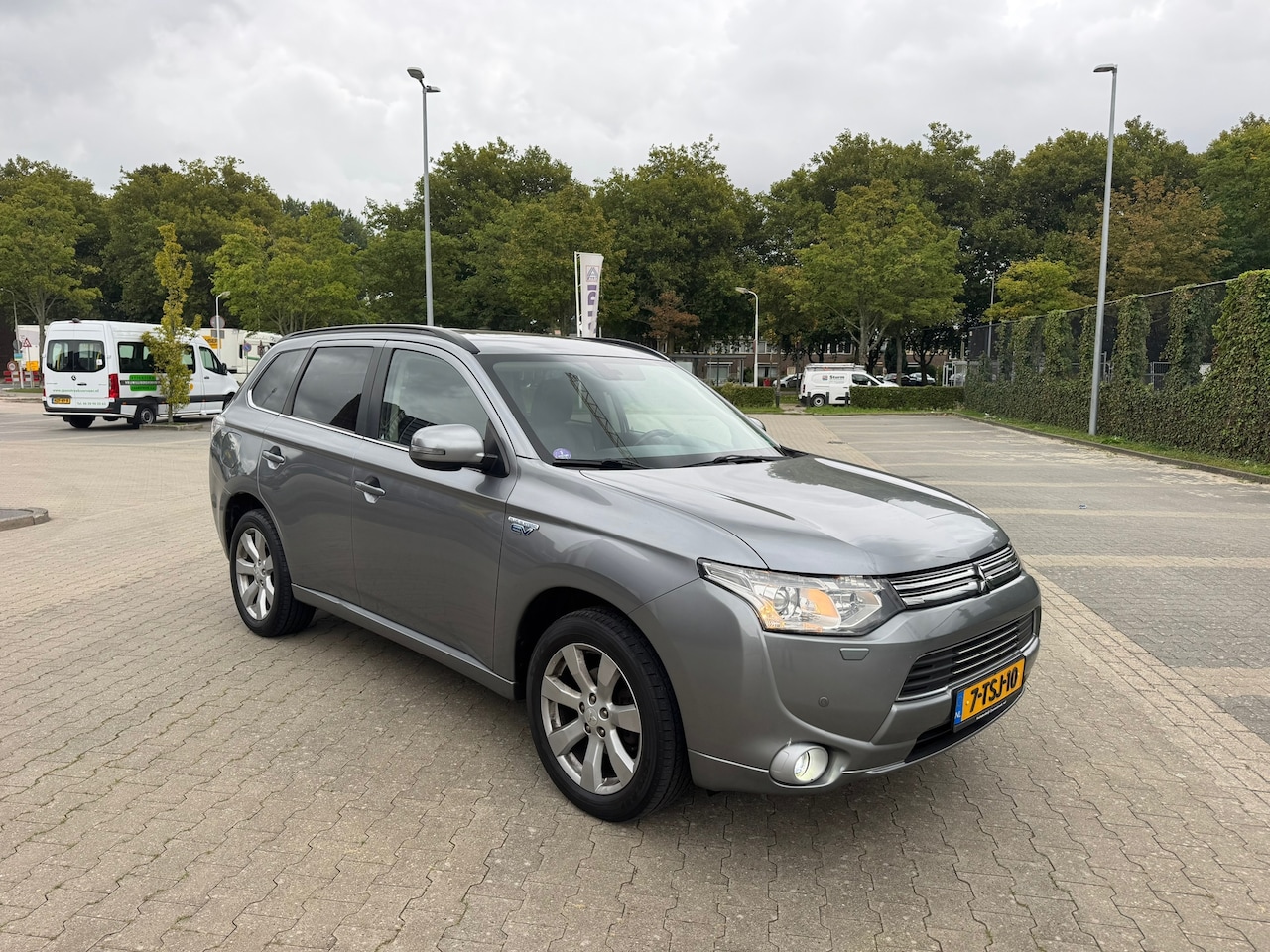 Mitsubishi Outlander - 2.0 PHEV instyle 2.0 PHEV Instyle+ - AutoWereld.nl