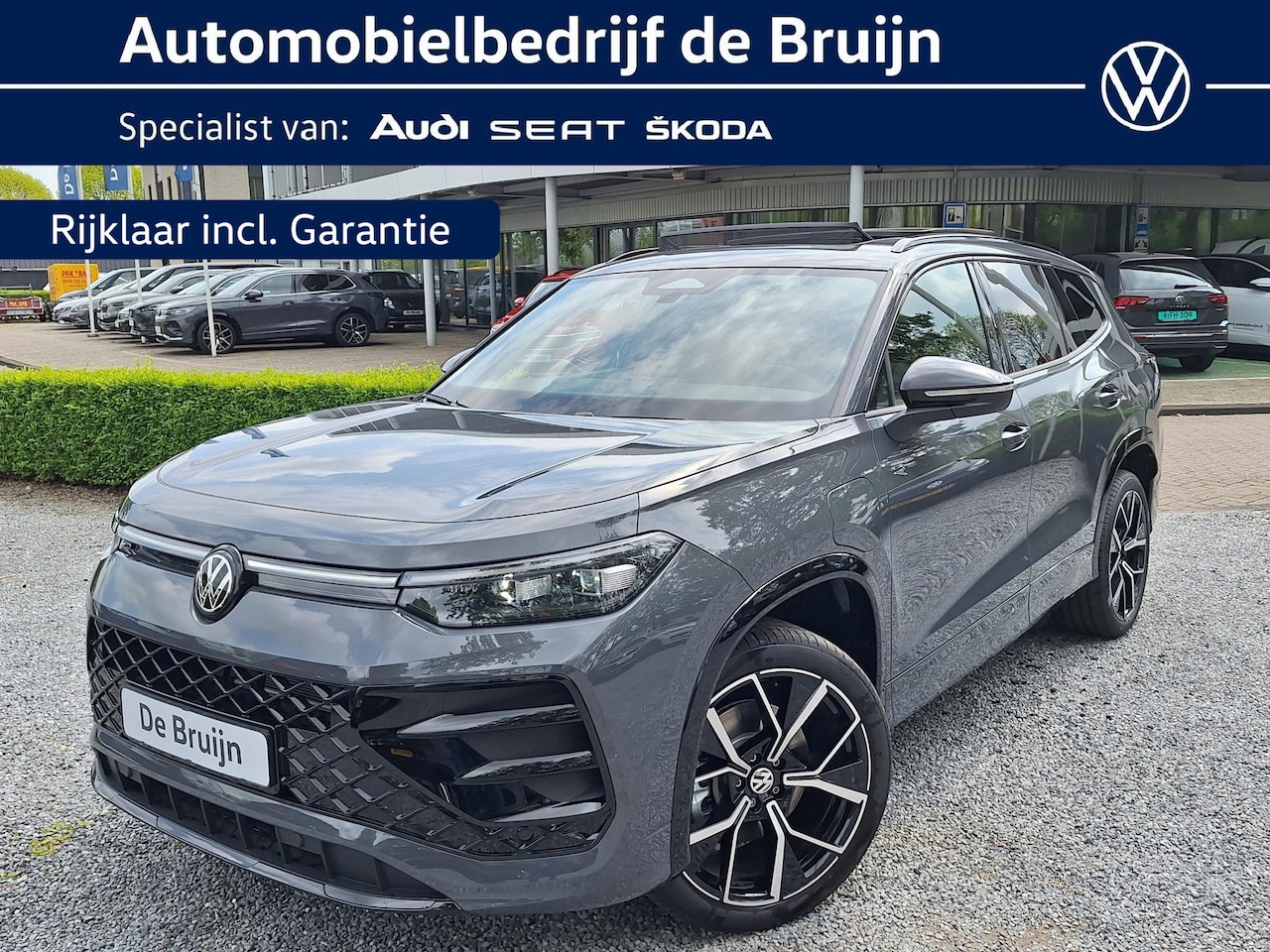Volkswagen Tayron - Hybrid 272pk R-Line Blackstyle (Pano,Trekhaak,Camera) - AutoWereld.nl