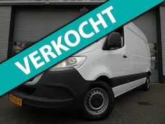Mercedes-Benz Sprinter - 215 CDI L2H2 Airco, Camera, Navigatie , Trekhaak , 3-Zits