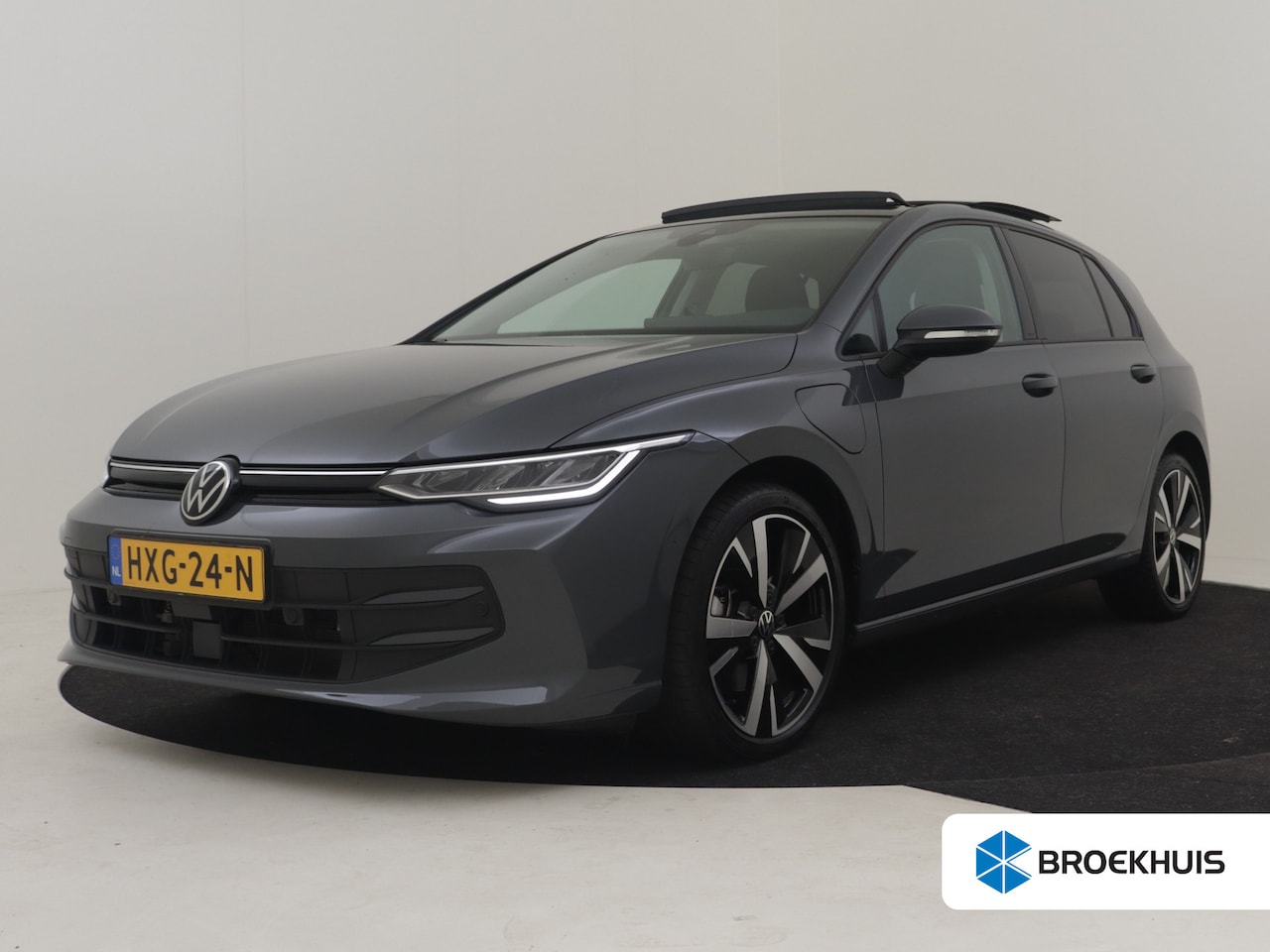 Volkswagen Golf - 1.5 eHybrid Life Edition 204Pk DSG/AUTO | Panorama-dak | Achteruitrijcamera | Cruise contr - AutoWereld.nl