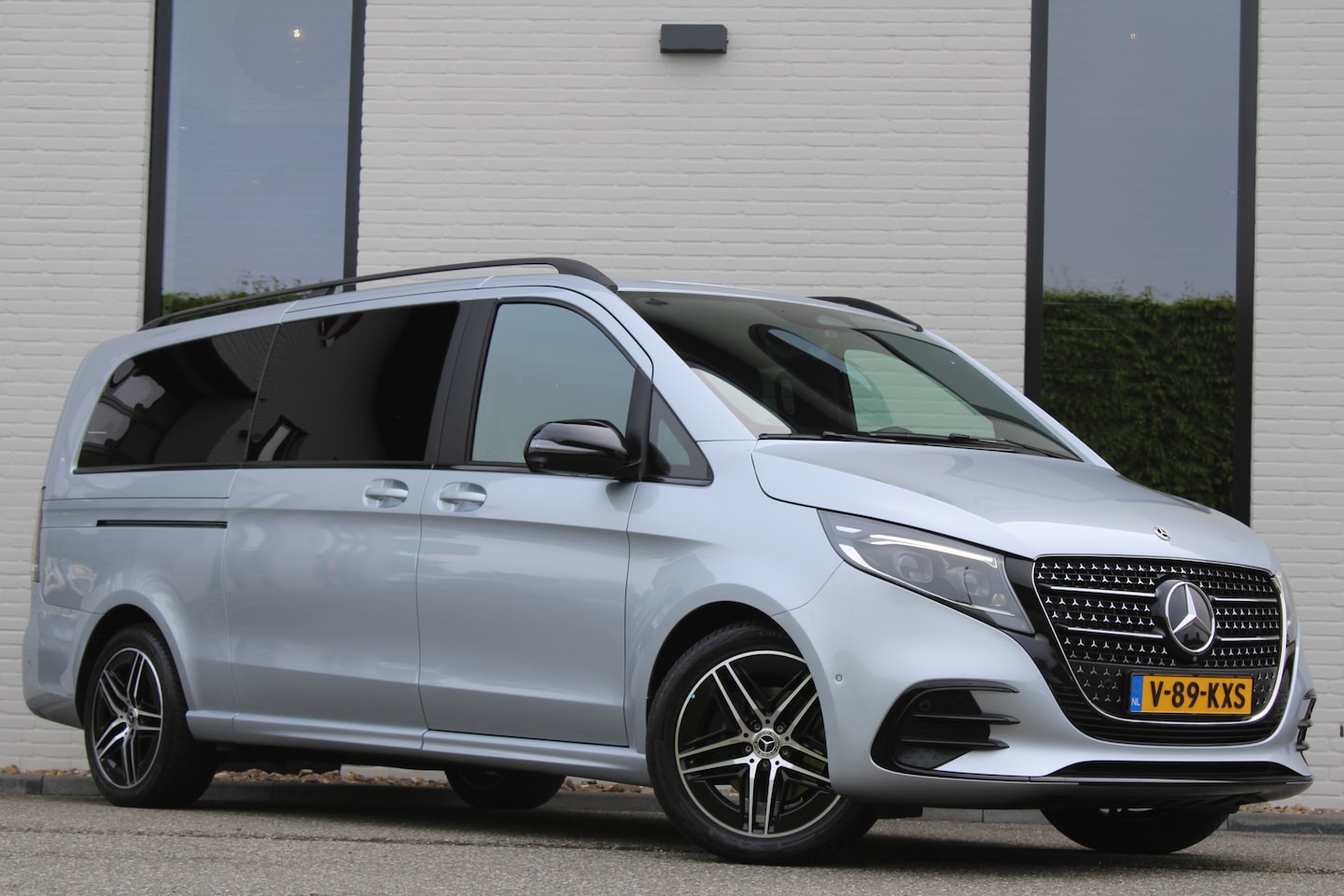 Mercedes-Benz V-klasse - 250d / XXL / AMG / DC / Elec Stoelen / Burmester / 360 Camera / Vol Opties / NIEUWSTAAT - AutoWereld.nl