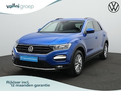 Volkswagen T-Roc - 1.0 TSI 110 pk Style | Trekhaak | Adaptive Cruise | Navigatie | Parkeersensoren voor/achte