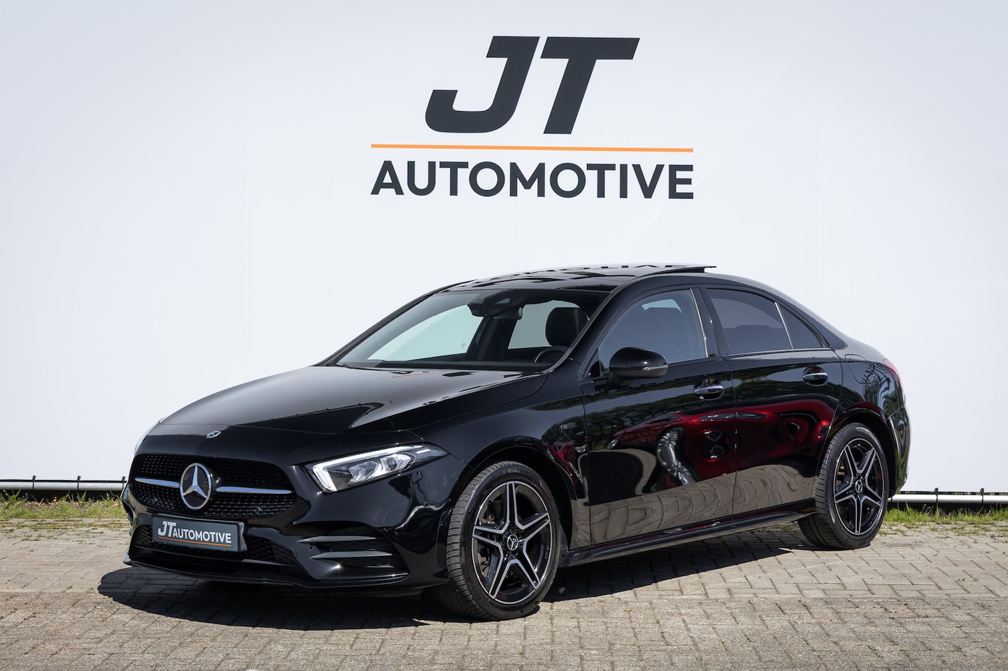 Mercedes-Benz A-klasse - A250e Hybride Soh98% Premium Plus amg Pano | Camera | Stoelverwarming | PDC | Sfeer verlic - AutoWereld.nl