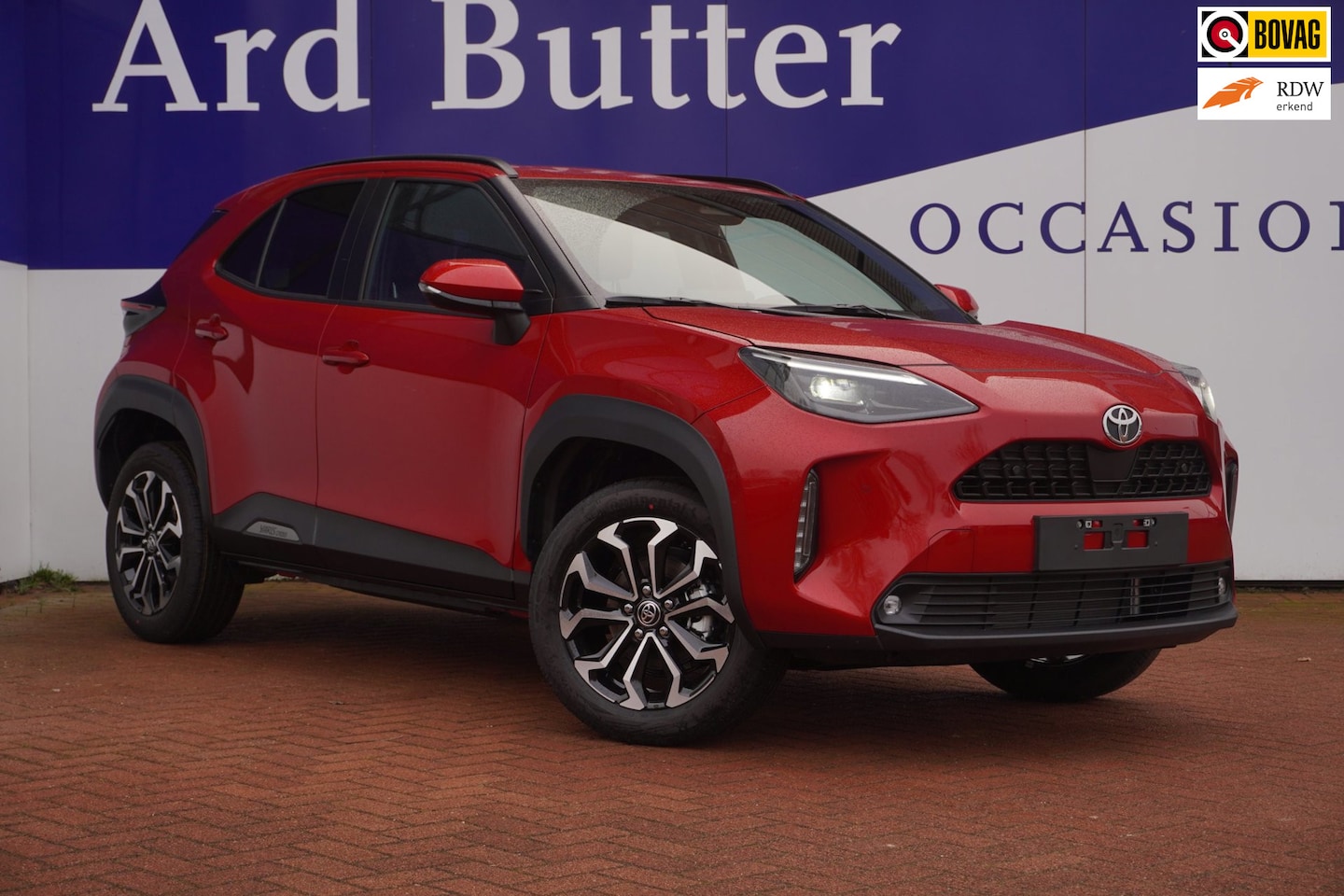 Toyota Yaris Cross - 1.5 Hybrid 130 Dynamic / stoel&stuurverw/Comfortpack / NIEUW / Emotional Red premium metal - AutoWereld.nl