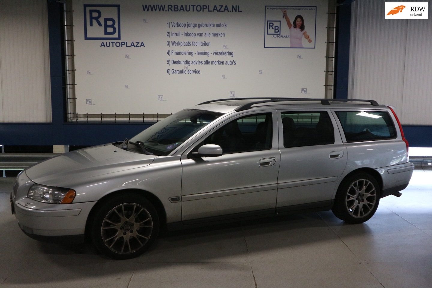 Volvo V70 - 2.4 Summum / LPG / AUTOMAAT / FACELIFT / RIJDT TOP ! ! ! ! - AutoWereld.nl