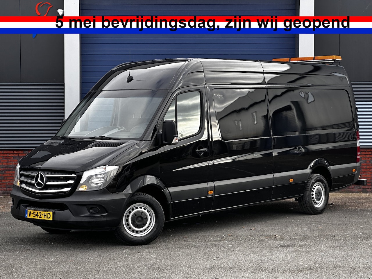 Mercedes-Benz Sprinter - 319 3.0 CDI 432/ Automaat!/ Zij-Schuifdeur Rechts/ 3-PERS/ Trekhaak/ Airco/ Cruise/ Navi/ - AutoWereld.nl