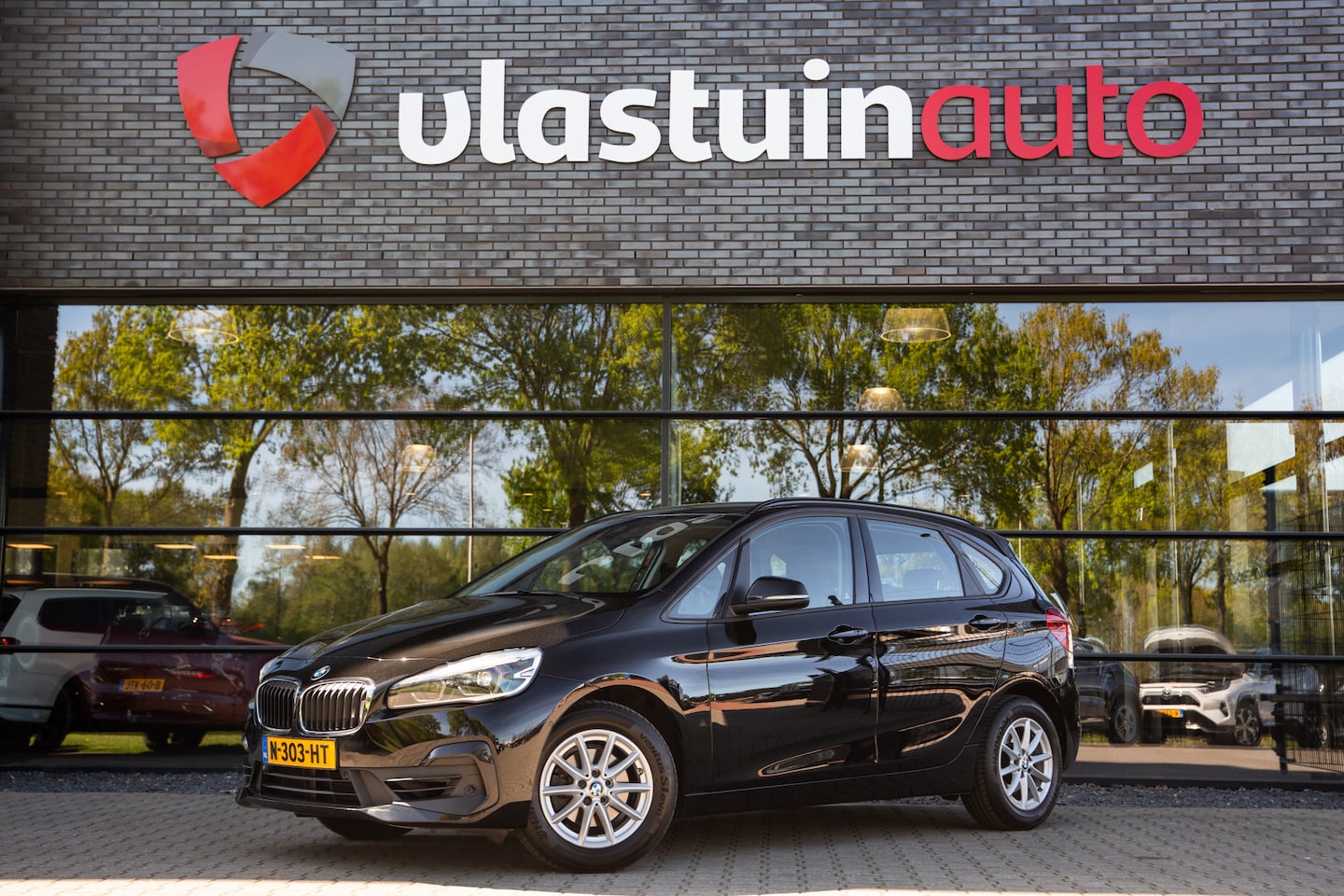 BMW 2-serie Active Tourer - 218i High Executive 218i High Executive , Trekhaak, Navigatie, Stoelverwarming, - AutoWereld.nl