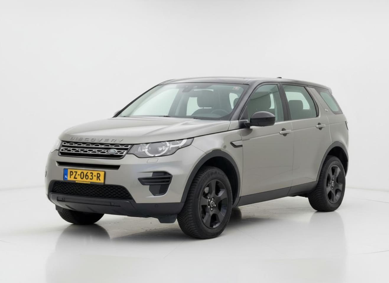 Land Rover Discovery Sport - 2.0 TD4 150PK SE 4WD AIRCO CRUISE TREKHAAK - AutoWereld.nl