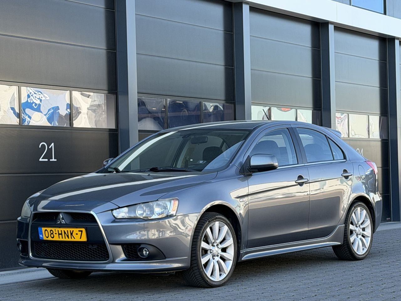 MITSUBISHI LANCER