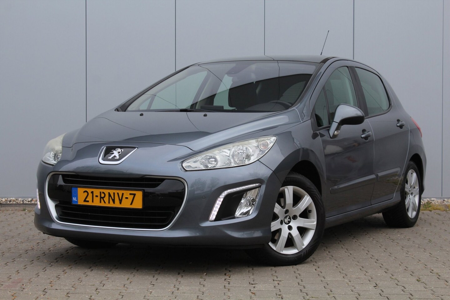 Peugeot 308 - 1.6 VTi Première | Panoramadak | Navigatie | Clima / Cruise control | PDC | NAP | APK | - AutoWereld.nl
