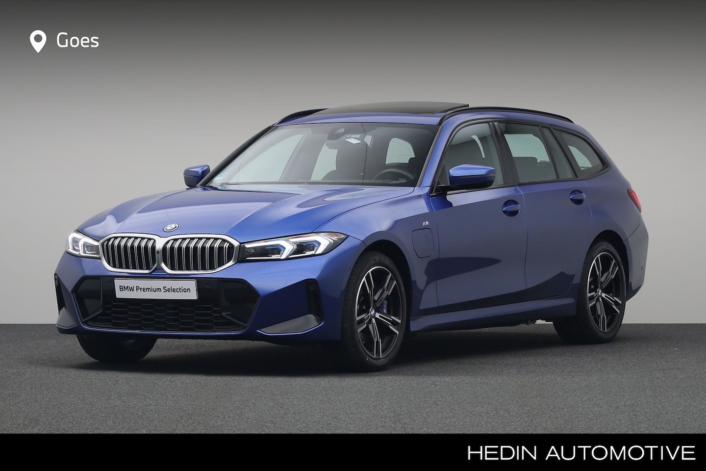 BMW 3-serie Touring - 330e | Comfort Access | Trekhaak met elektrisch wegklapbare kogel | Glazen panoramadak | E - AutoWereld.nl