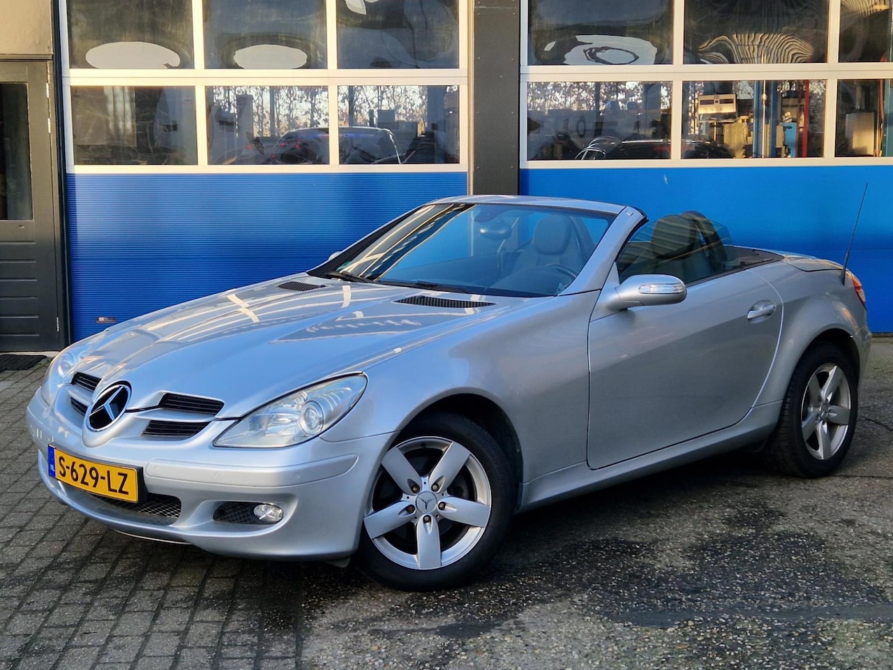 Mercedes-Benz SLK-klasse - 200 Kompressor / Lederen bekleding / Parkeersensoren / Lichtmetalen velgen - AutoWereld.nl