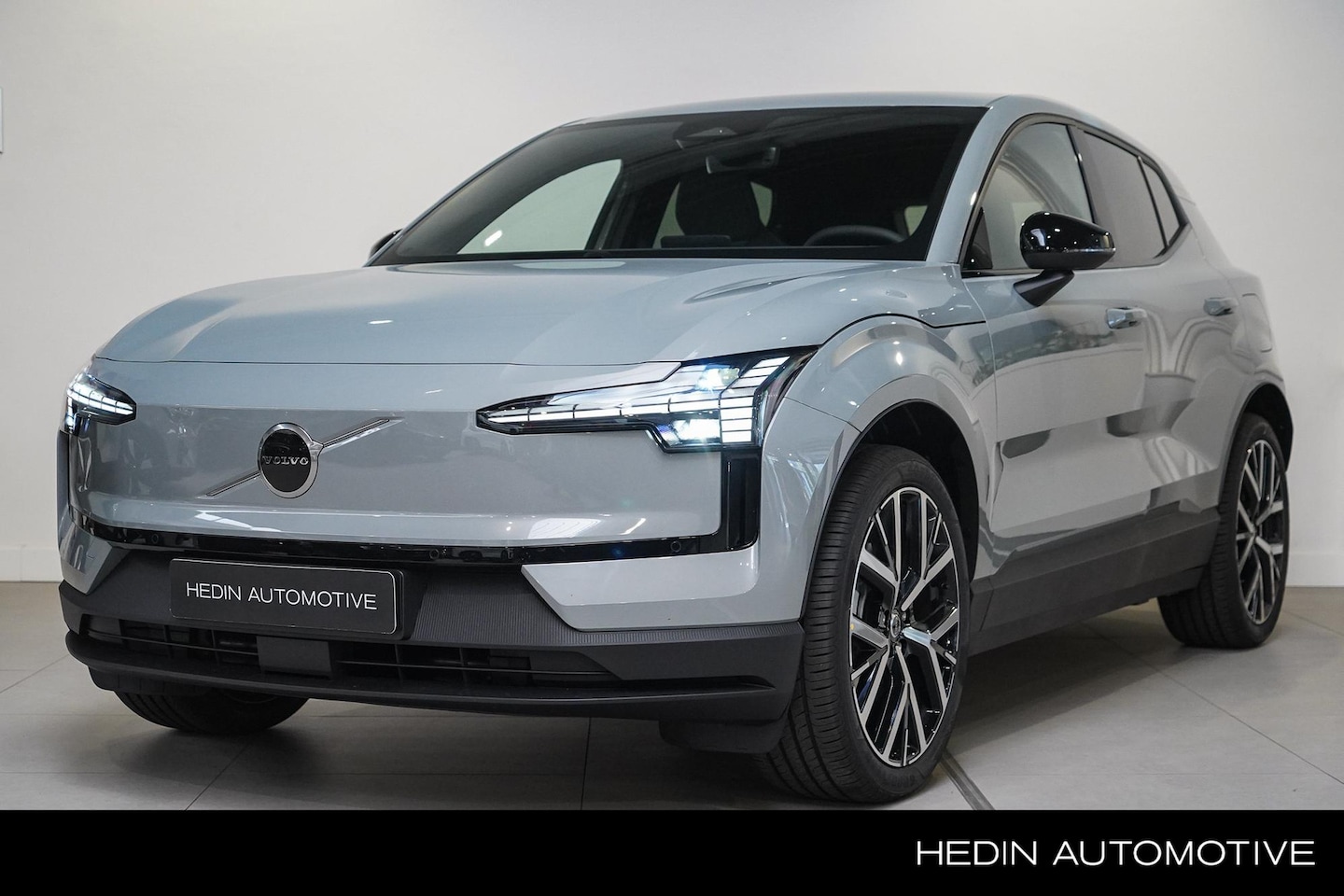 Volvo EX30 - Single Motor Extended Range Plus Europa 272pk | Elek. Verstelbare Voorstoelen | Harman/Kar - AutoWereld.nl