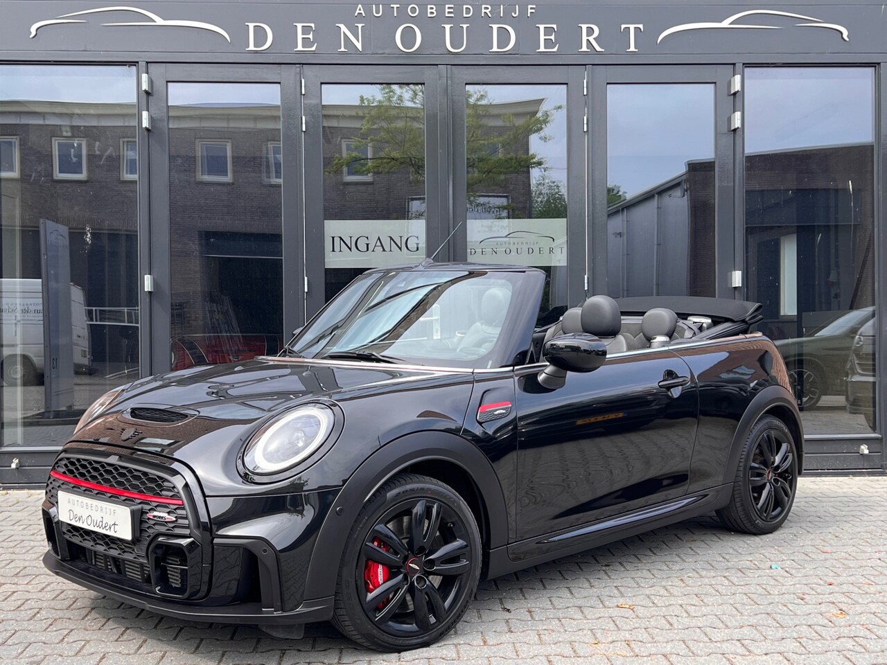 MINI Cabrio - Mini 2.0 John Cooper Works Classic AUT. JCW HEAD UP/HARMAN KARDON 2024 - AutoWereld.nl