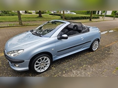 Peugeot 206 CC - 2.0-16V Climate Control l sportstoelen l windscherm l 16 inch lichtmetalen metalen velgen l APK 5