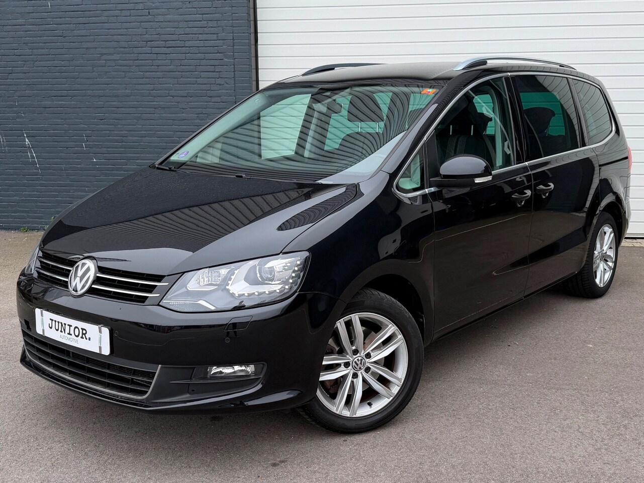 Volkswagen Sharan - 1.4 TSI Highline AUTOMAAT/7PERSOONS/DEALERONDERHOUDEN - AutoWereld.nl