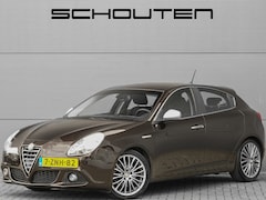 Alfa Romeo Giulietta - 1.4 T Distinctive Lusso Automaat Climate DAB 18"