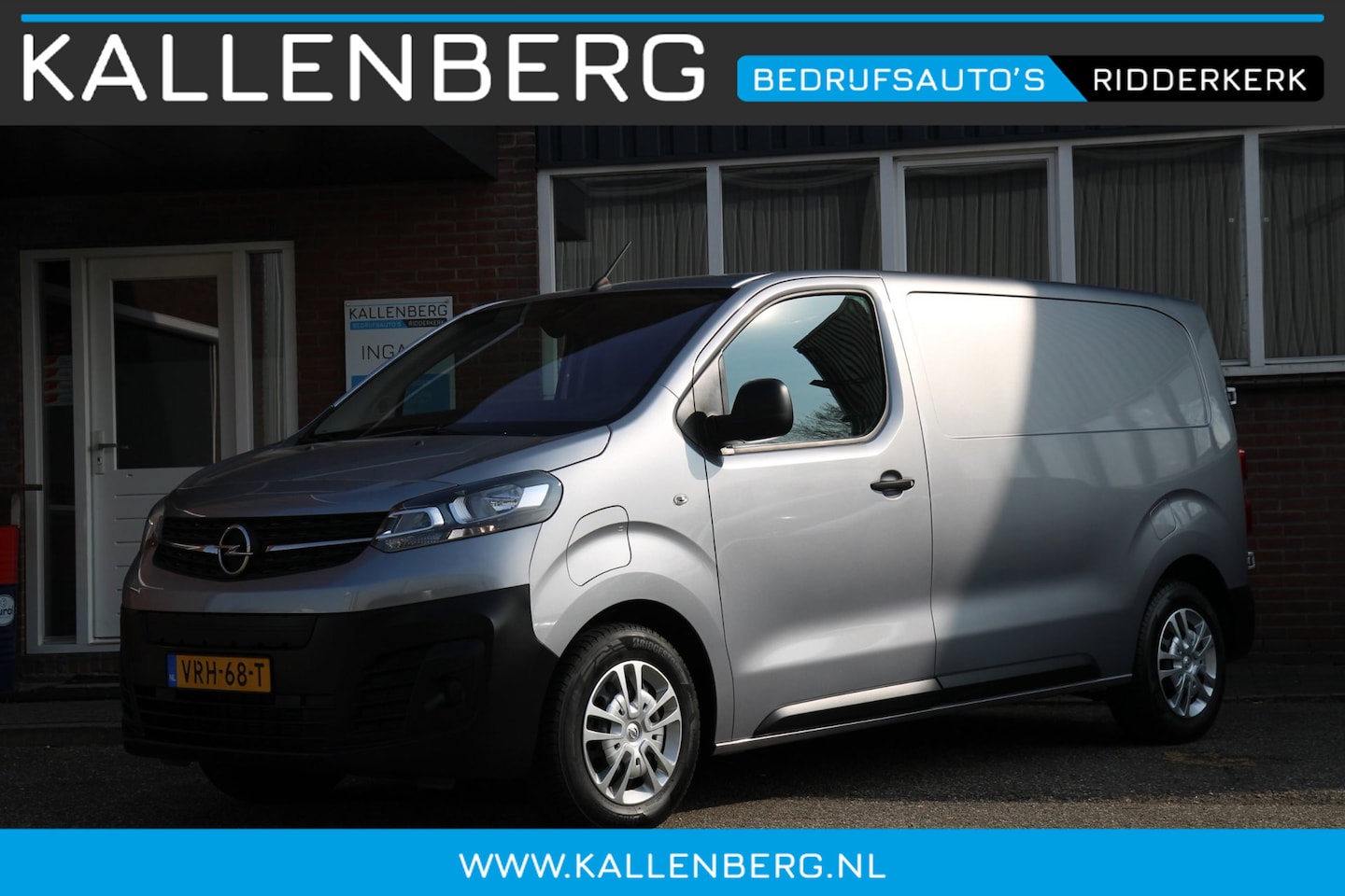 Opel Vivaro-e - L2H1 Innovation 50 kWh / App connect / Navi / 3 Zits - AutoWereld.nl