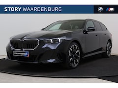 BMW 5-serie Touring - 530e M Sport Automaat / Panoramadak / Trekhaak / Bowers & Wilkins / Comfortstoelen / Adapt