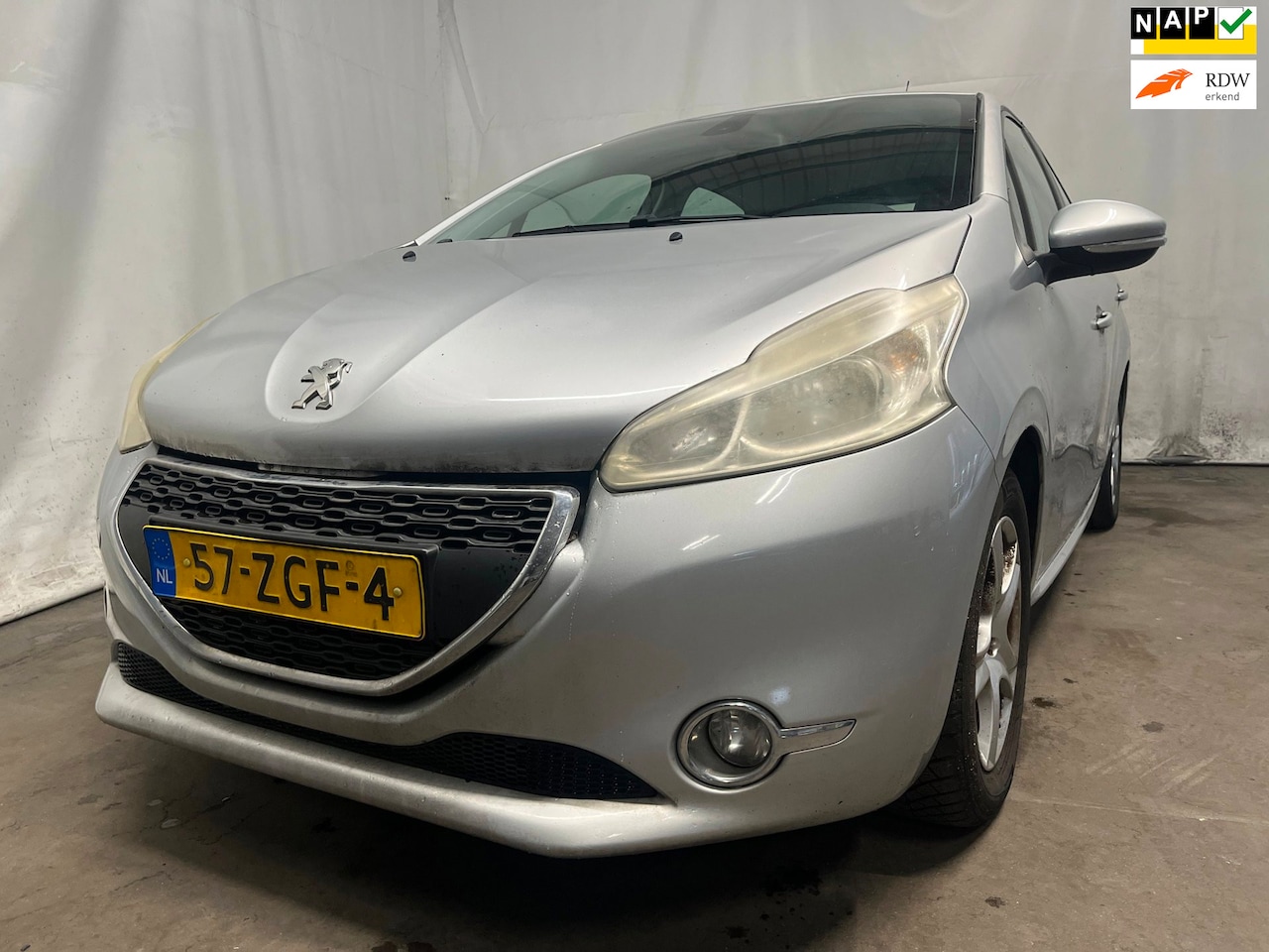 Peugeot 208 - 1.2 VTi Active - Olie Druk - Motormanagent Brandt - Schade - AutoWereld.nl