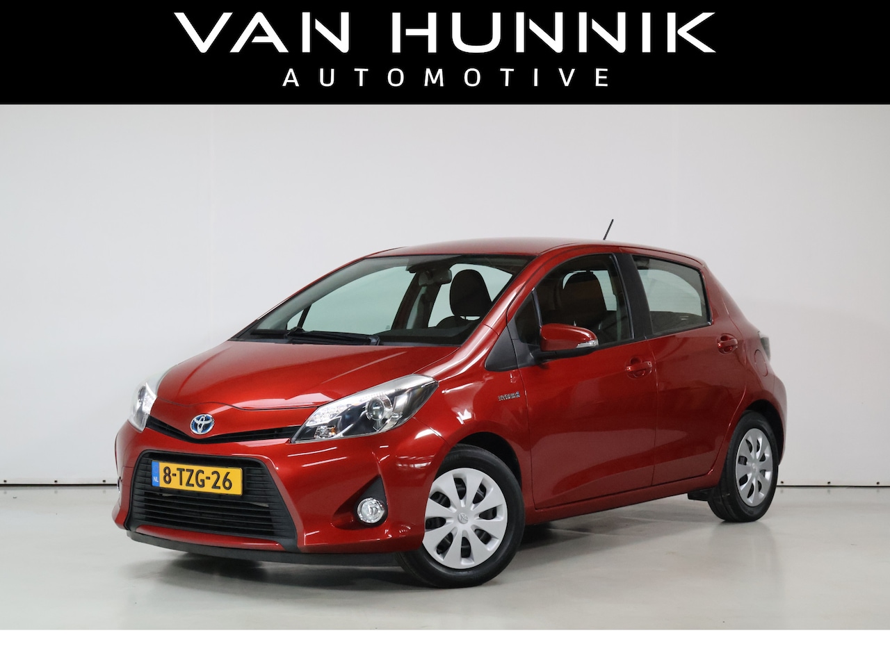 Toyota Yaris - 1.5 Full Hybrid Aspiration | Camera | Navi | Bluetooth | Dealer Onderhouden - AutoWereld.nl