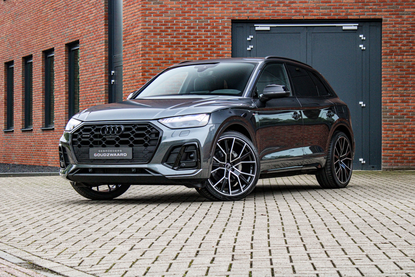 Audi Q5 - 55 TFSI e S edition Competition | Luchtvering | HUD | B&O | Memory | Massage | Top View - AutoWereld.nl
