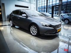 Volvo V40 - 2.0 T3 Momentum