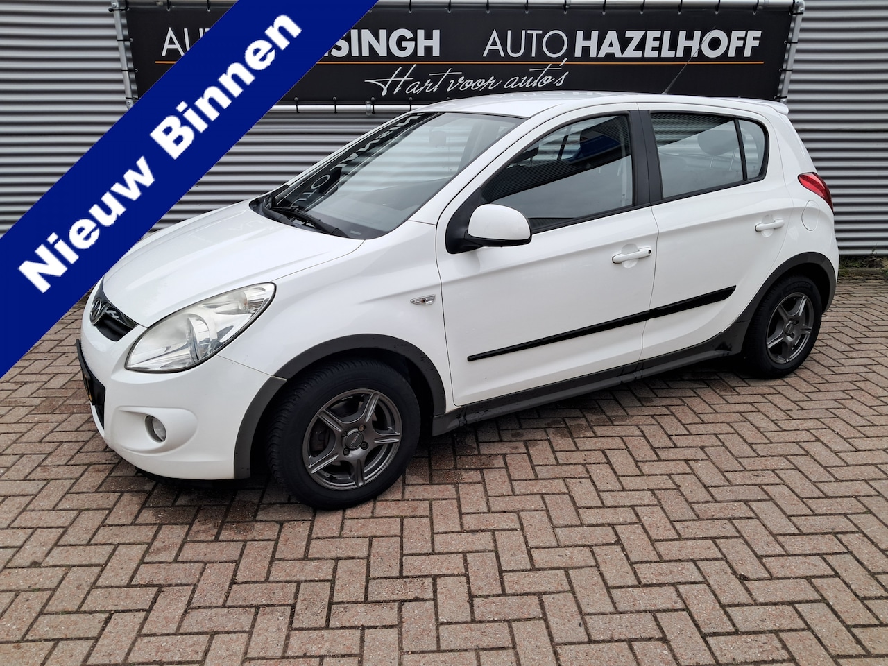 Hyundai i20 - 1.4i DynamicVersion Automaat! | Airco | LM Velgen | PDC achter | Weinig km! | Ndl auto! | - AutoWereld.nl