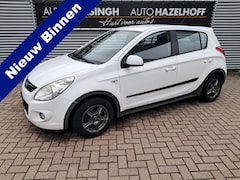 Hyundai i20 - 1.4i DynamicVersion Automaat | Airco | LM Velgen | PDC achter | Weinig km | Ndl auto | RIJ
