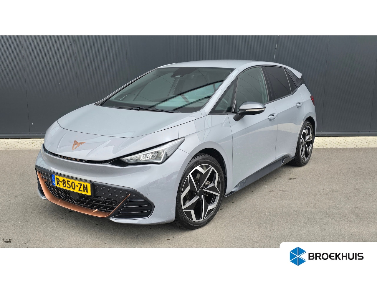 CUPRA Born - 62 kWh 204pk Business | SOH 93% | Camera | Carplay | Adaptive Cruise | 18" | Parkeerhulp V - AutoWereld.nl