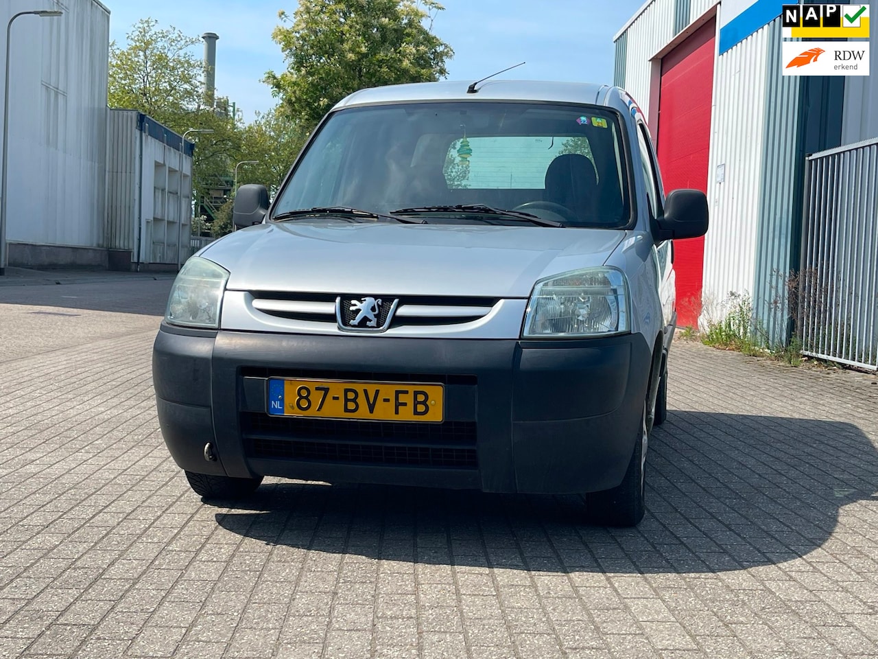 Peugeot Partner - 170C 2.0 HDI Avantage Airco Nieuwe Apk Nap - AutoWereld.nl