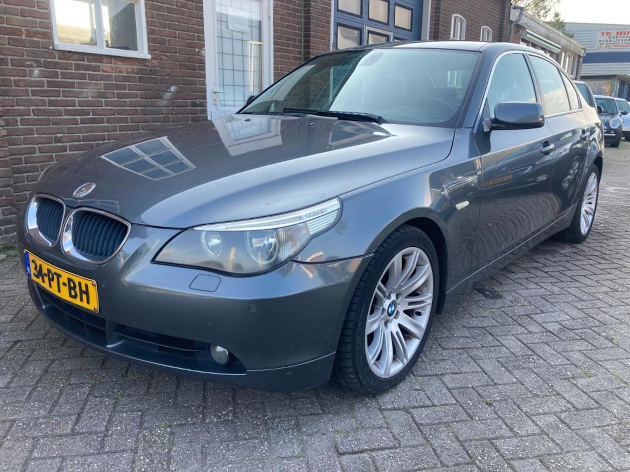 BMW 5-serie - 525i Executive Bj 2004 APK TOT 05-2027 ,Leer, Navi, Youngtimer - AutoWereld.nl