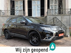 Mitsubishi Outlander - 2.0 Instyle+ 4WD 7P Automaat BLACK-LINE Navi Sch-Dak 360C Camera Trekhaak