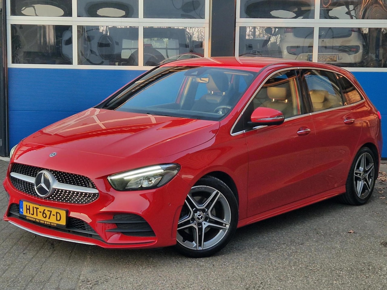 Mercedes-Benz B-klasse - 200 AMG / Widescreen / Elektrische achterklep / Stoelverwarming / Cruise control / Navigat - AutoWereld.nl