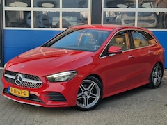 Mercedes-Benz B-klasse - 200 AMG / Widescreen / Elektrische achterklep / Stoelverwarming / Cruise control / Navigat