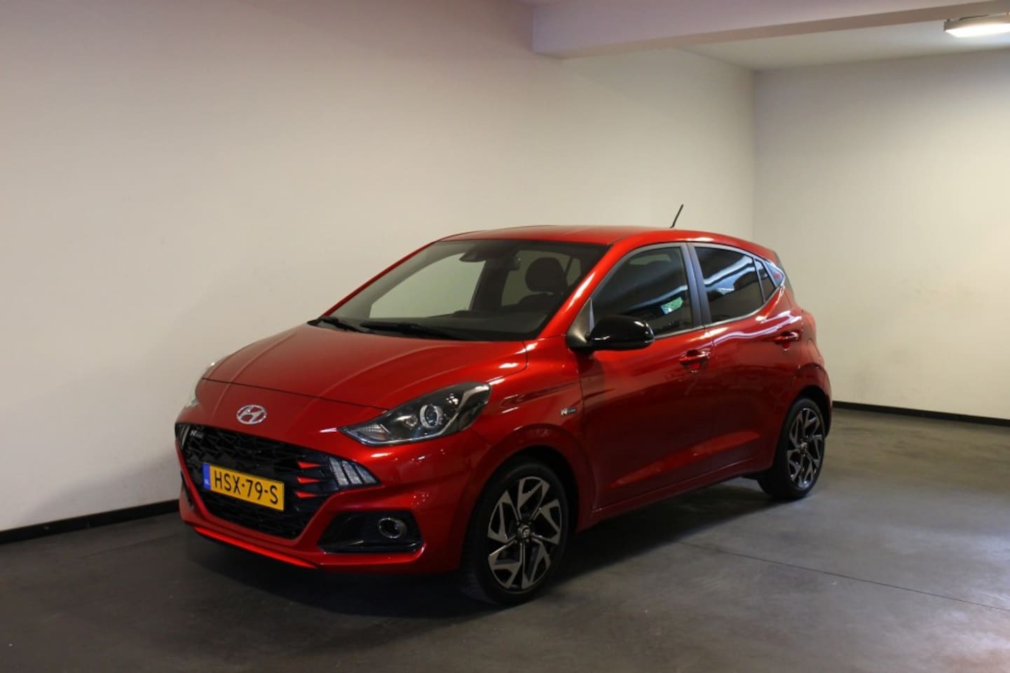 Hyundai i10 - 1.0 T-GDI N LINE 5P CarPlay, Camera, Clima, Stoel/Stuur-Verwarming - AutoWereld.nl