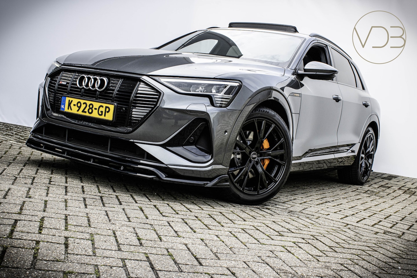 Audi e-tron - 55 SOH 90,5% S-Line Trekhaak Camera Pano 95 kWh - AutoWereld.nl