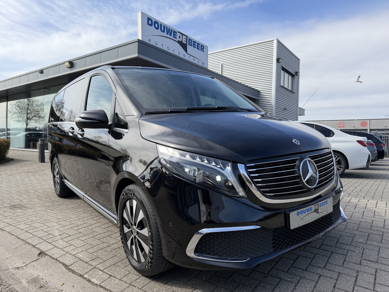 Mercedes-Benz EQV - 300 L2 90 kWh 8 persoons Taxi uitvoering Leer |2x Elekt. Deuren | Taxi Spiegel | Luchtveri - AutoWereld.nl